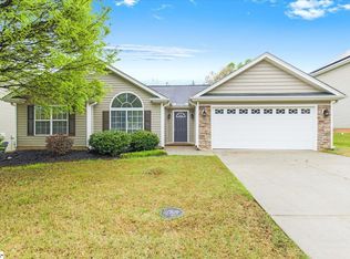 11 Whitethorn Ln, Greenville, SC 29607