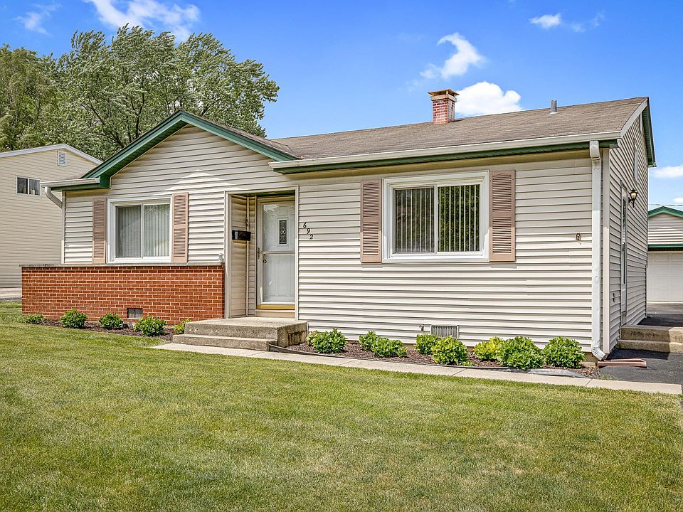 1st image of 692 Leslie Ln