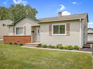 692 Leslie Ln, Glendale Heights, IL 60139