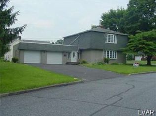 727 Willowbrook Rd, Coopersburg, PA 18036