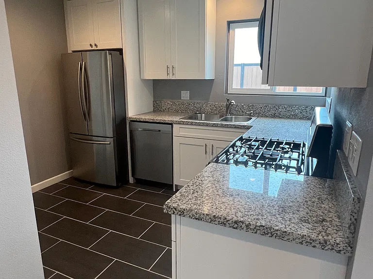 4573 Sunrise Rdg — Photo 2