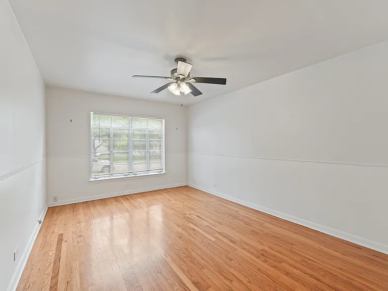 417 W Gramercy Pl #1 — Photo 6