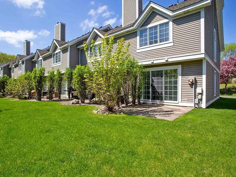 Seasons Villas — Photo 25
