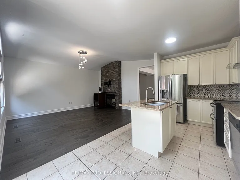 3895 Henrietta Way #MAIN — Photo 9