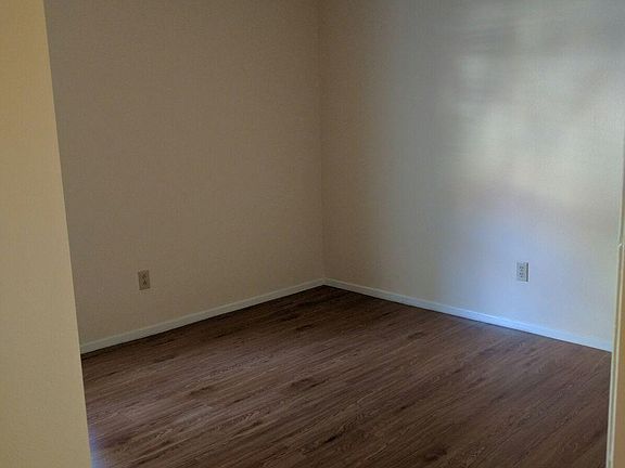 4th image of 9316 Twin Trails Dr Unit 101