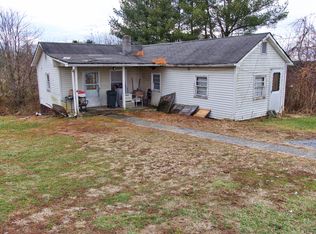 7852 Brooklyn Rd, Radford, VA 24141
