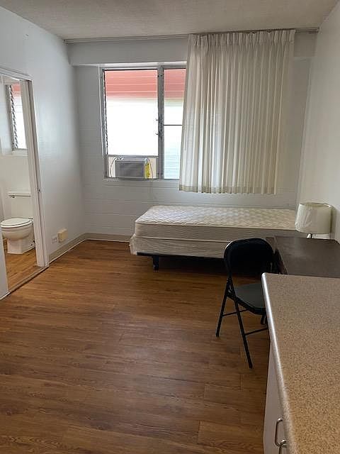 2nd image of 1142 S King St #2003