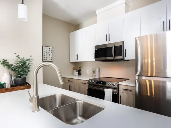 Sol at Aurora, 145 Mira Gate, Winnipeg, MB R2V 5H1
