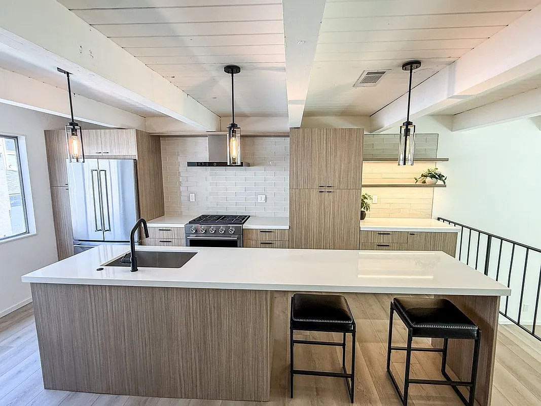 2 bed, 3.0 bath, 1214 sqft, $3,900 — Photo 4