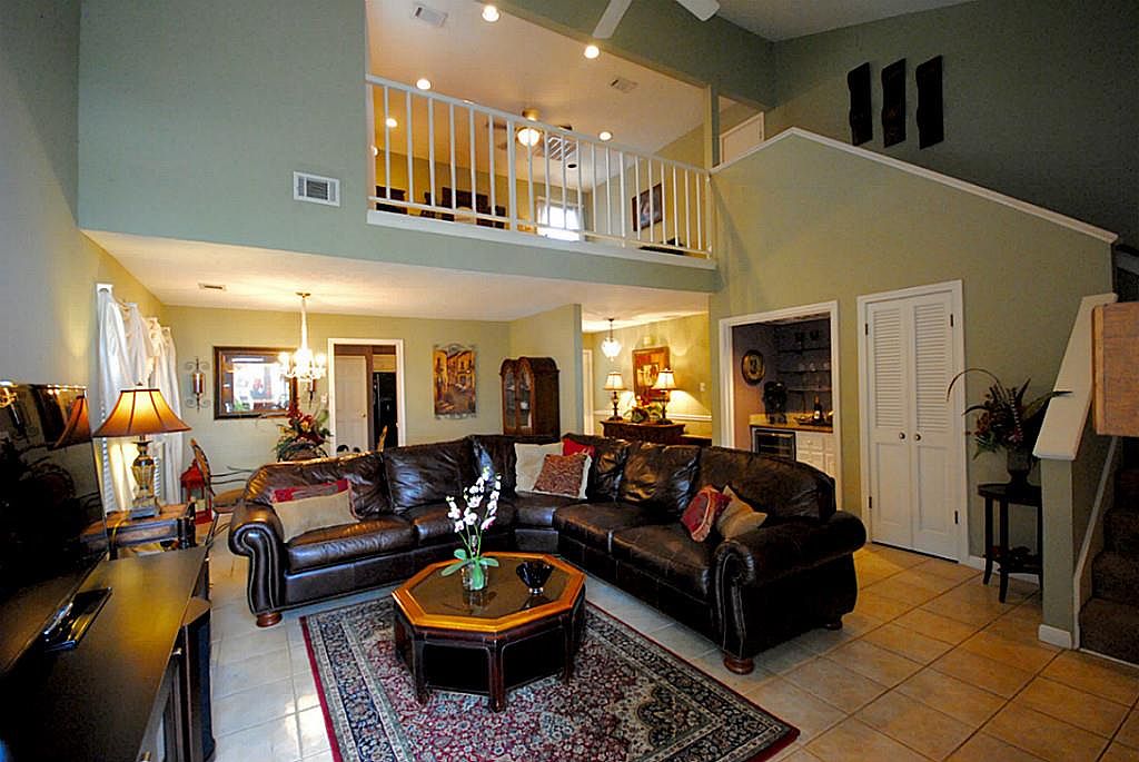 8008 Oakwood Forest Dr, Houston, TX 77040 Zillow