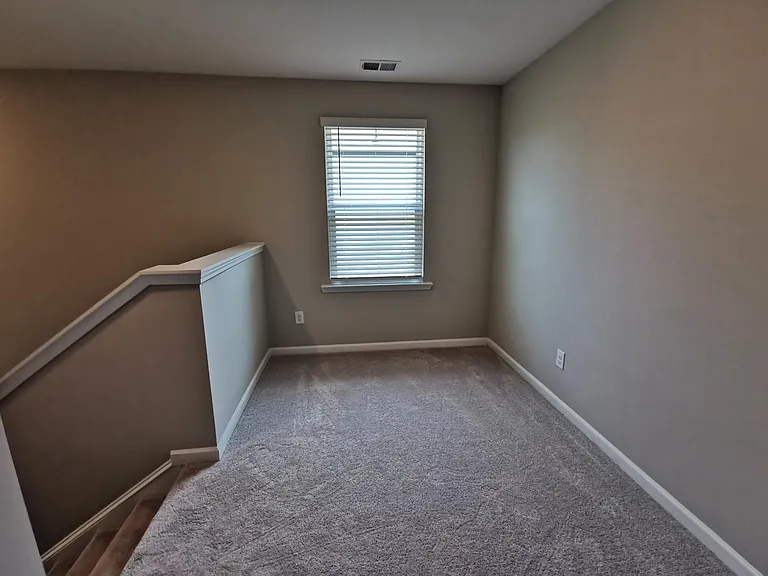 292 Golden Eagle Pkwy — Photo 13