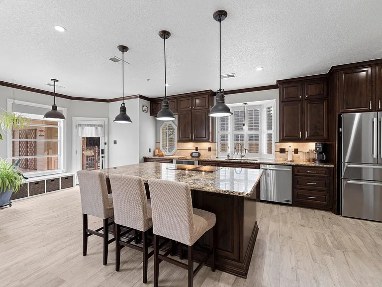 179 W Amberglow Cir — Photo 2