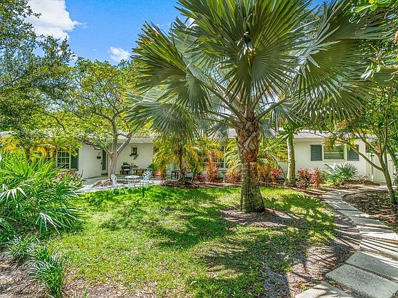2nd image of 208 Beverly Dr