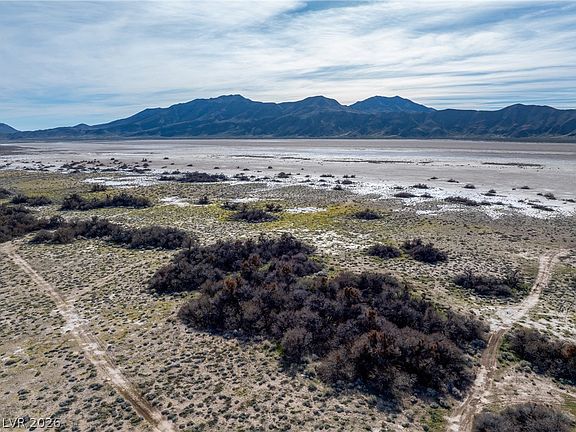 4th image of 790 N Ash Meadows Rd