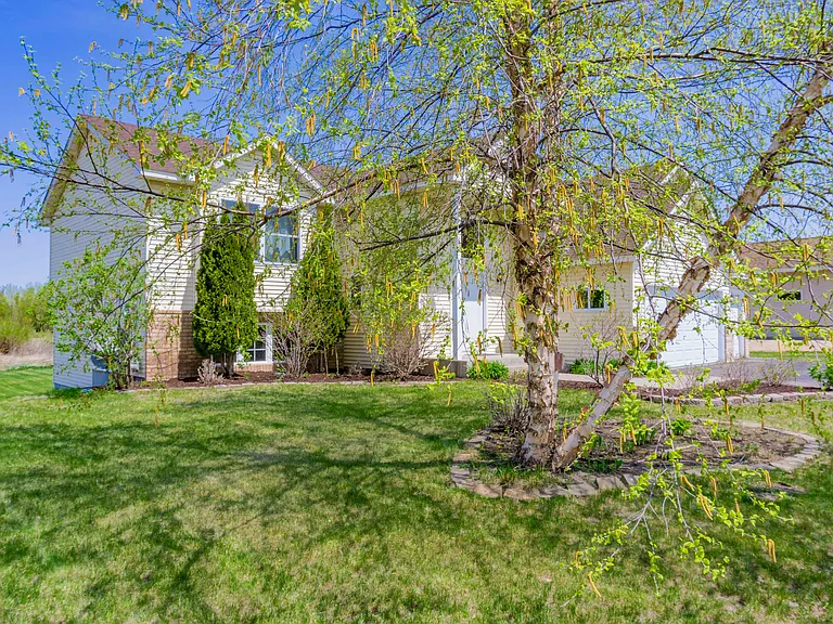 2112 Blake Ave — Photo 2