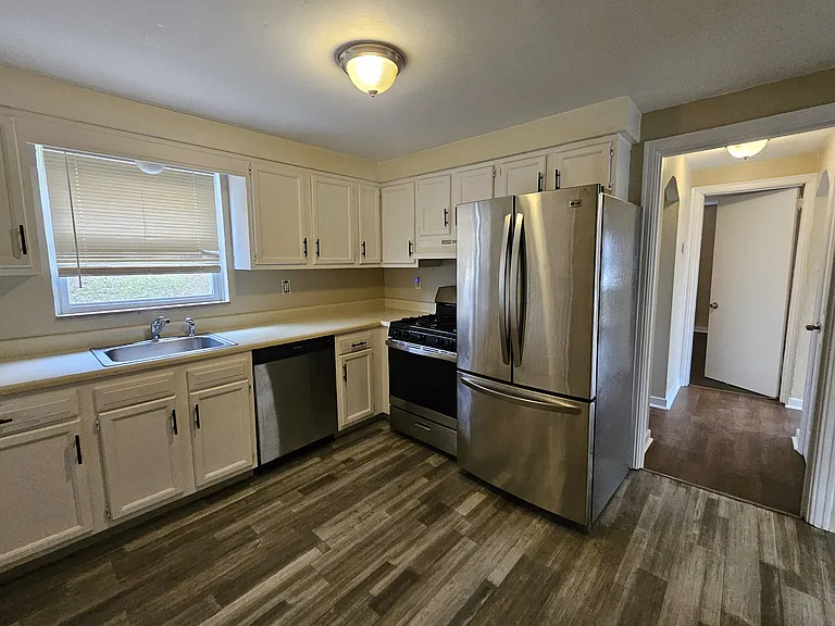 855 Hamil Rd — Photo 3