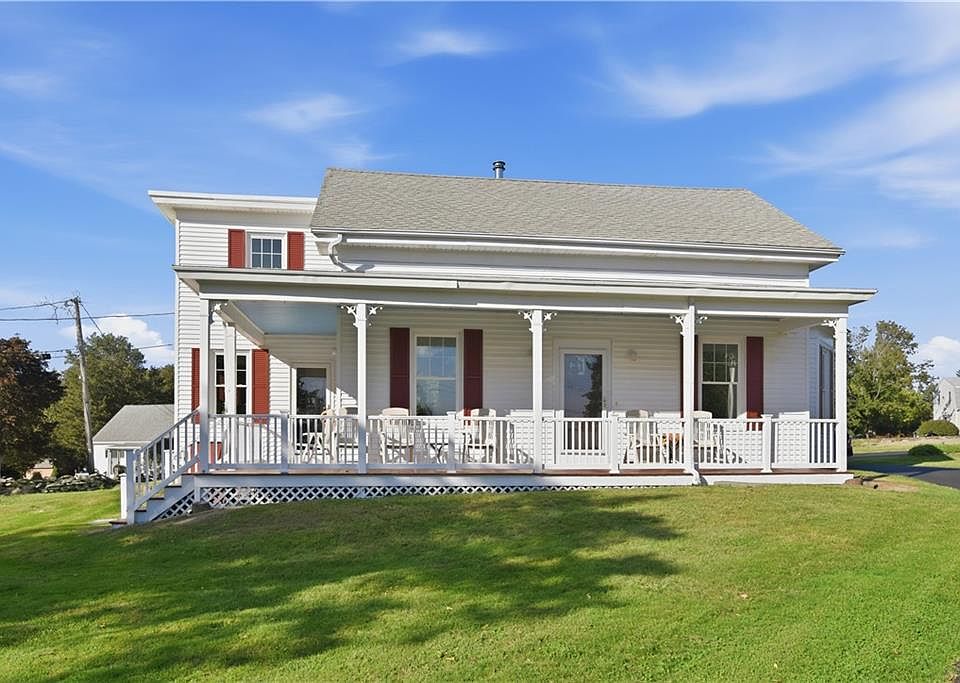 1st image of 484 Oliphant Ln