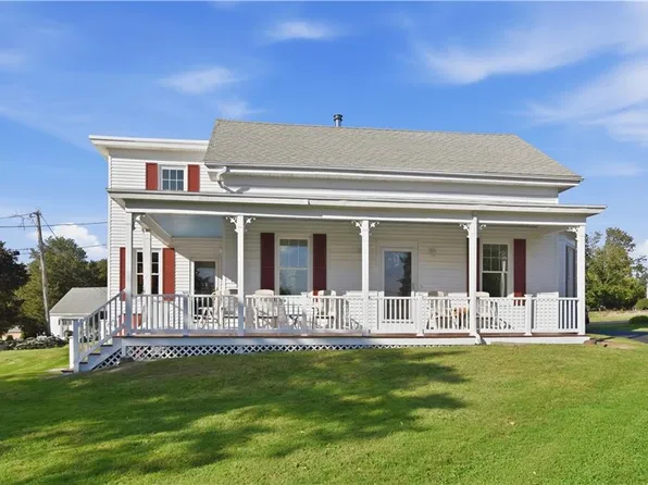 484 Oliphant Ln, Middletown, RI 02842