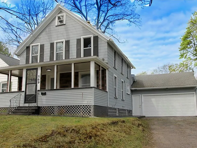 569 Washington Ave — Photo 1