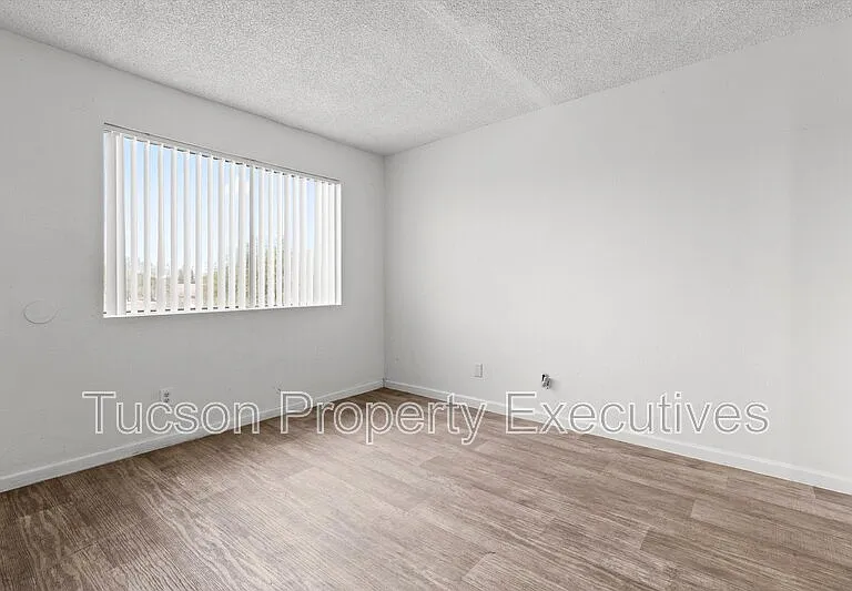 319 E Mohave Rd #206 — Photo 10