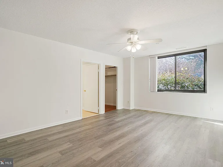 3713 George Mason Dr #T5W — Photo 27
