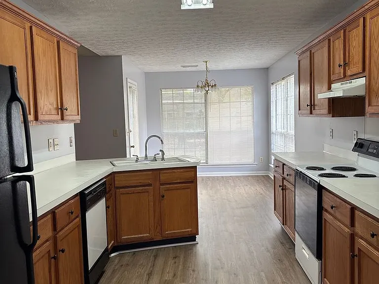 6532 Juniper Tree Ln — Photo 11