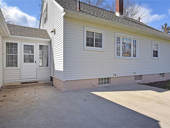 4th image of 1695 Hilbish Ave
