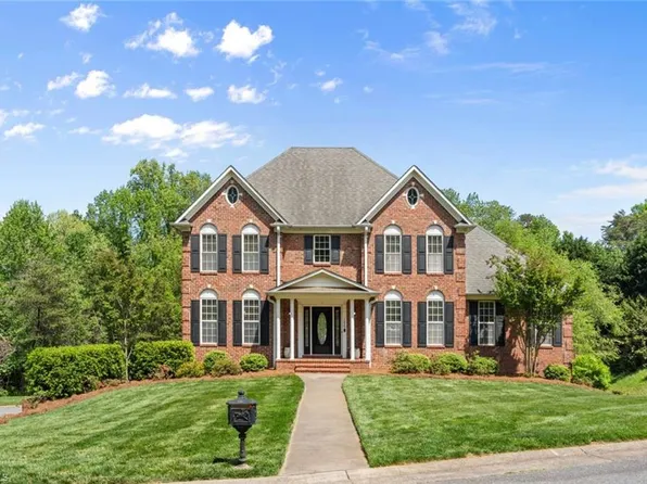 1550 Brockton Ln, Winston Salem, NC 27106