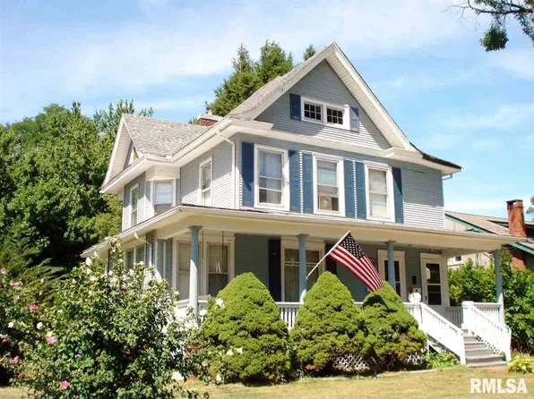 982 N Cedar St, Galesburg, IL 61401