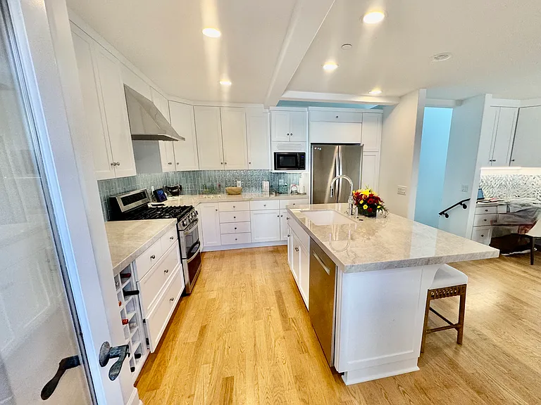 Fully equipped kitchen just remodeled Jan 2026