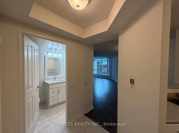 942 Yonge St, Toronto, ON