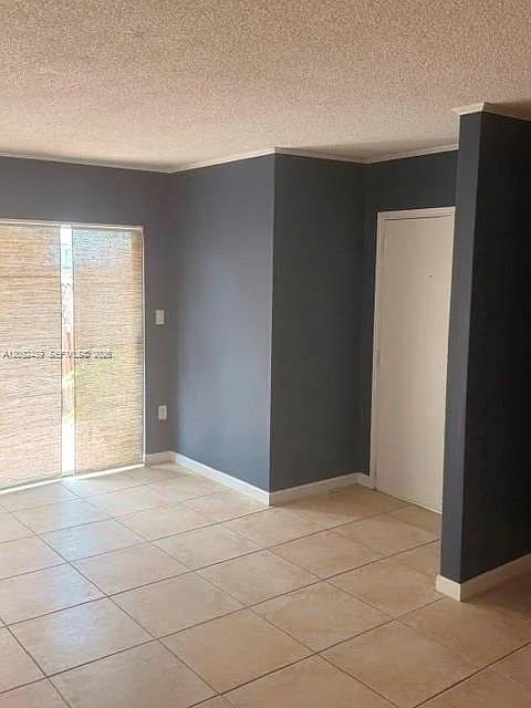 Doral Gardens Condo — Photo 2
