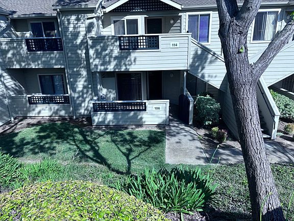 3rd image of 1201 Glen Cove Pkwy APT 106