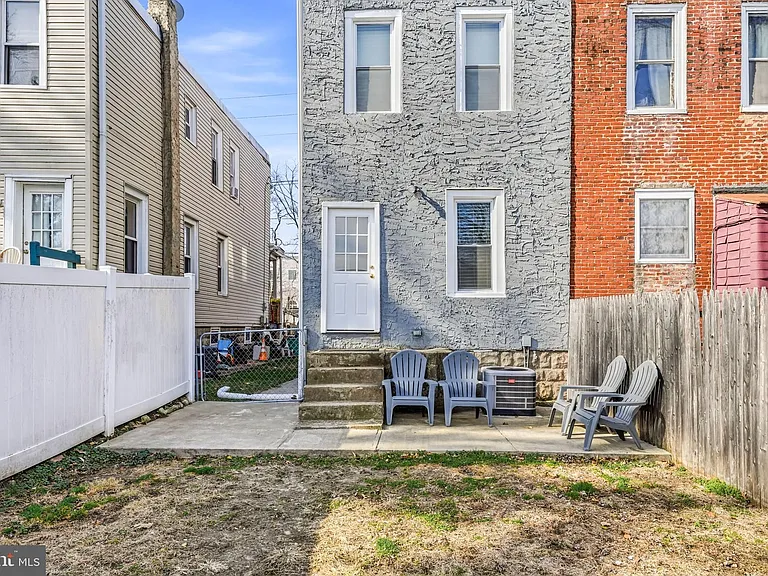 11 E Atlantic Ave — Photo 31