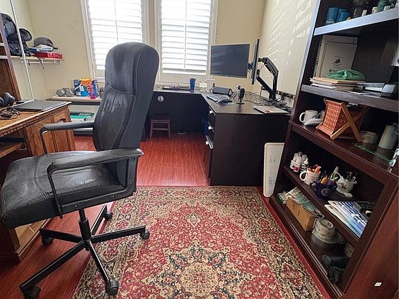 2nd image of 6952 Fontaine Pl