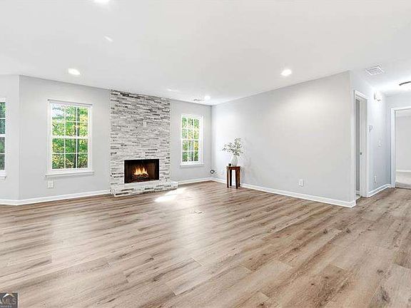 5th image of 604 Mill Pond Rd #604