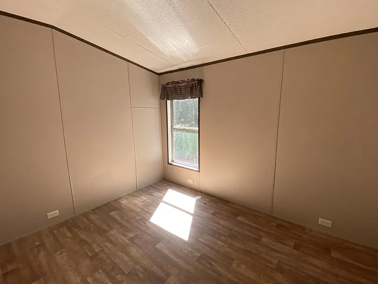 990 Cedar Village Ln — Photo 5