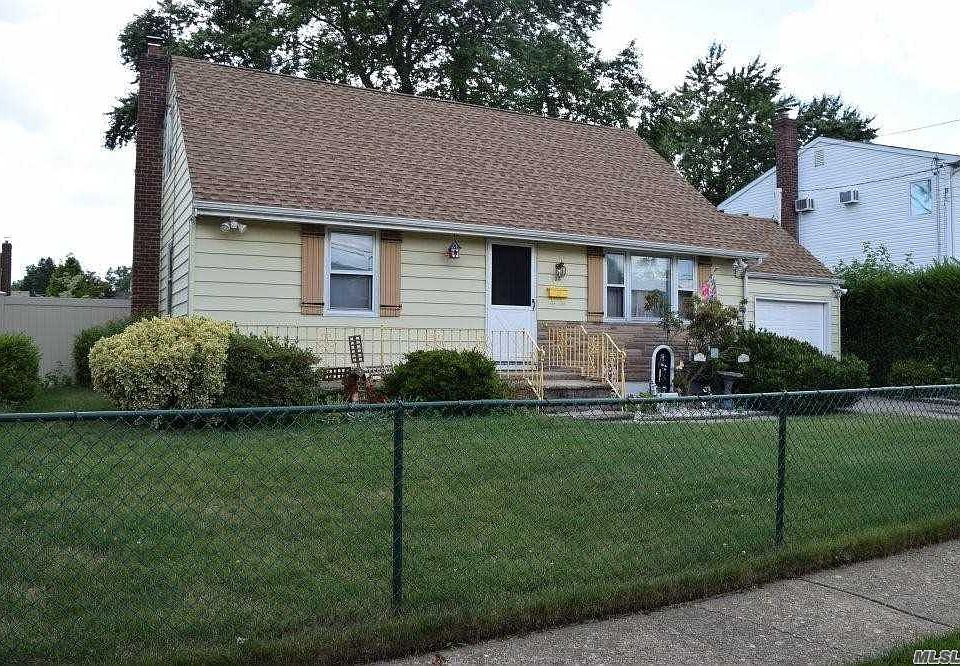 1st image of 133 E Zoranne Dr
