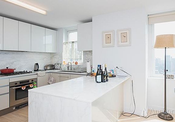 2nd image of 322 W 57th St APT 49U