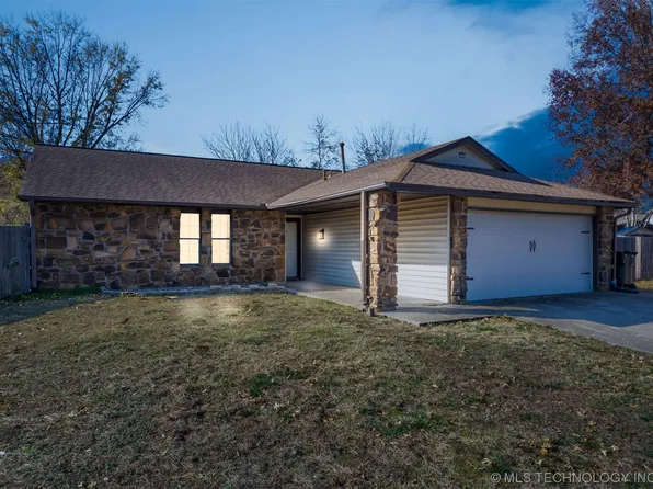 221 W Los Angeles St, Broken Arrow, OK 74011