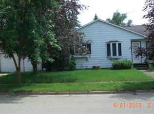 312 W Law St, New London, WI 54961