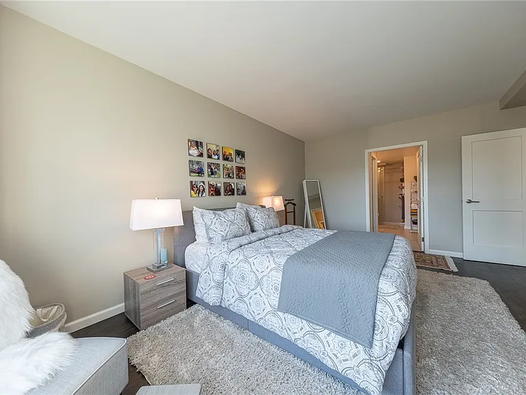 320 Fort Duquesne Blvd #19L — Photo 15