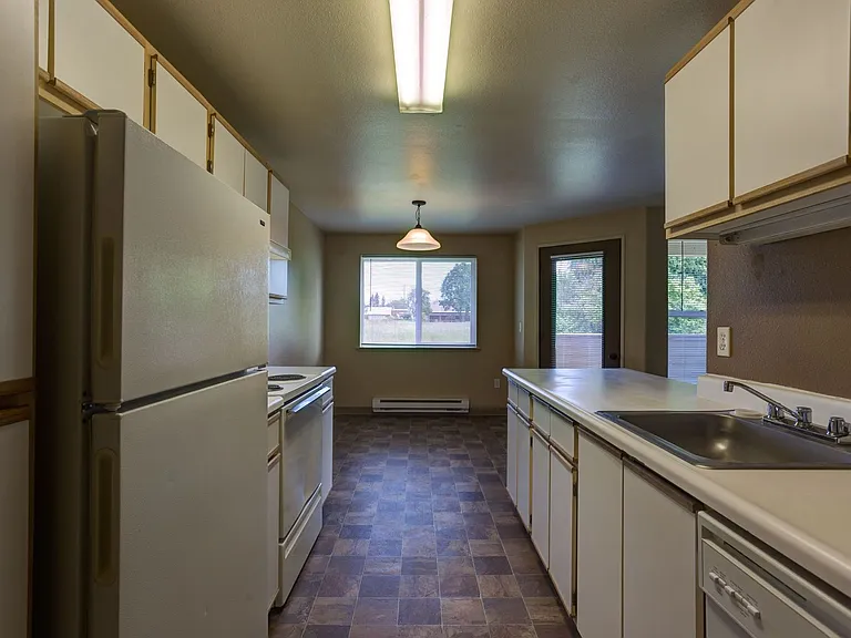 Creekside Apartments  — Photo 35