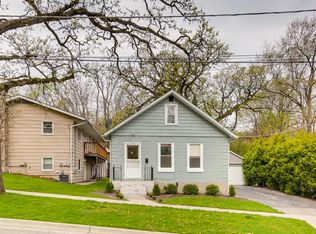 32 Sheridan St, Elgin, IL 60123