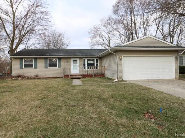 5242 Mill Wheel Dr, Grand Blanc, MI 48439