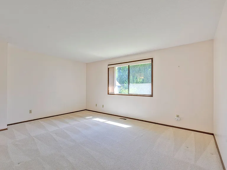 6540 SW 204th Pl — Photo 14