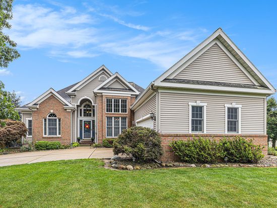 4849 Indian Creek Dr, Jackson, MI 49201