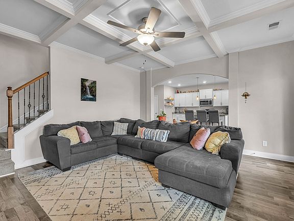 4th image of 1096 Black Oak Cir