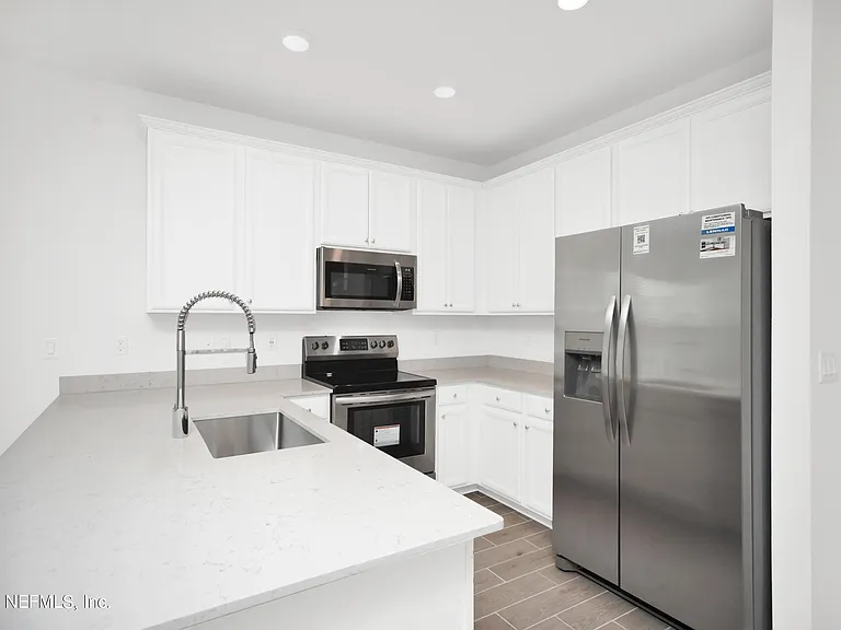 348 Rosemont Dr — Photo 8