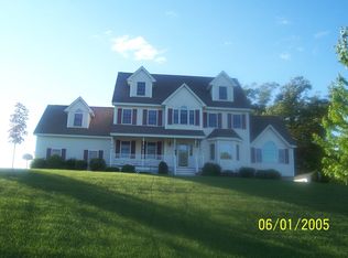 2 Blueberry Ln, North Billerica, MA 01862